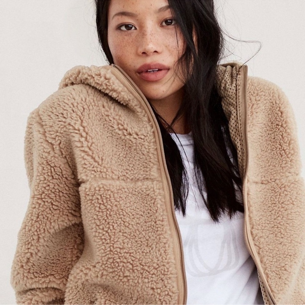 Aritzia Tna Sherpa Full Zip Jacket, Tan, Size S
